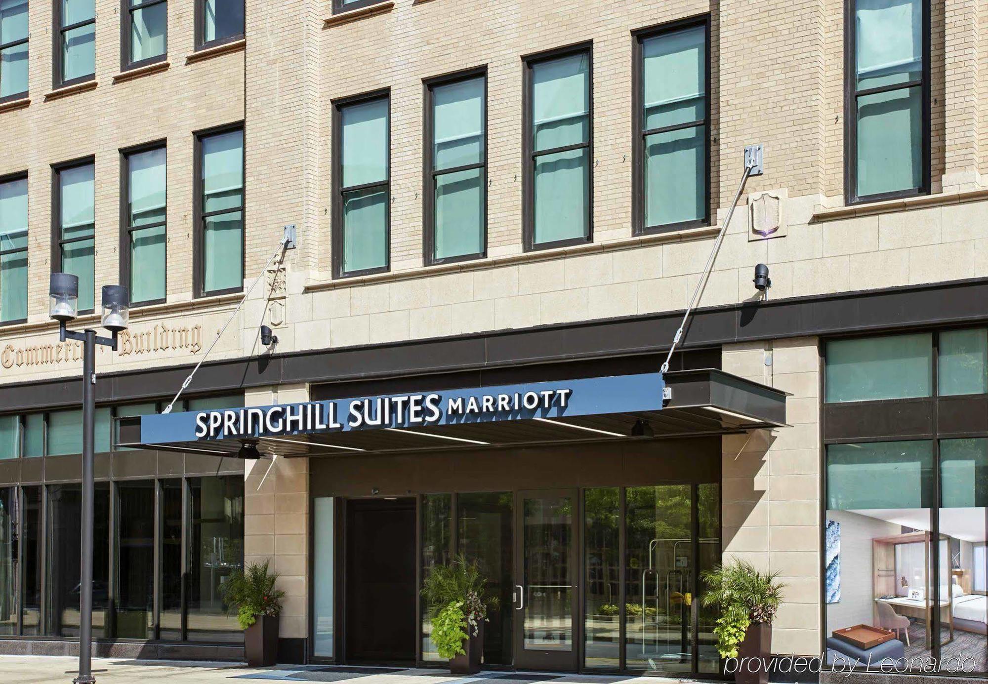 Springhill Suites By Marriott Milwaukee Downtown Exterior foto